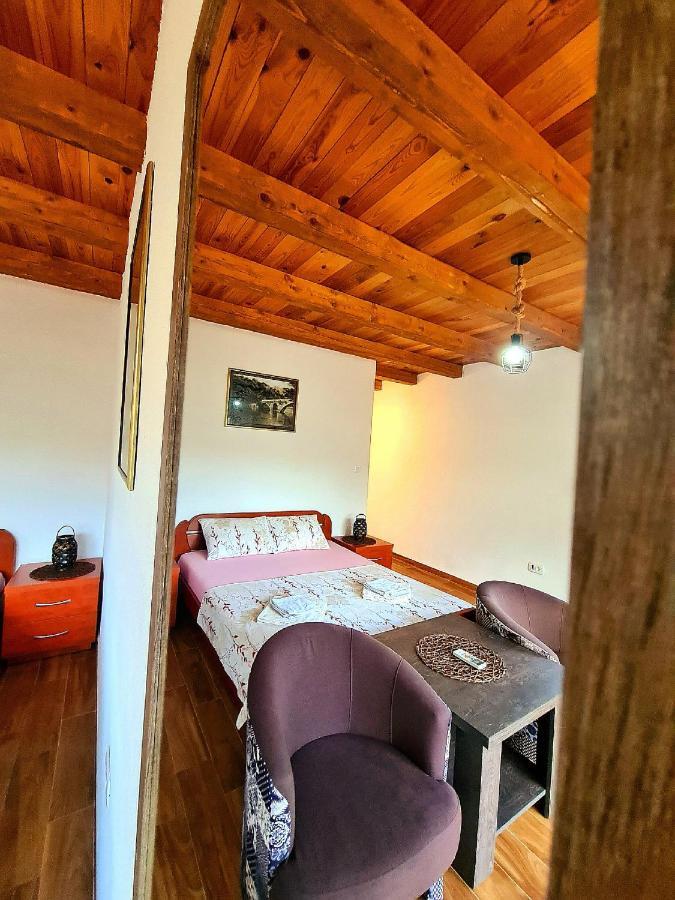 S&M Apartments Rijeka Crnojevića Eksteriør bilde